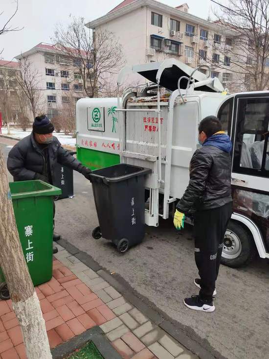 挂桶垃圾车图片_福田小型挂桶垃圾车_自动挂桶垃圾车图片