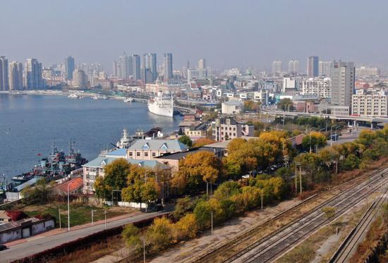 海河外滩塘沽南站周围的秋景.jpg